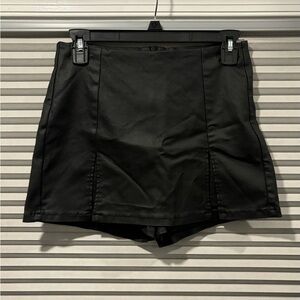 Black Pleather Mini Skort Zip Up Back Stretch Junior Womens Sz L